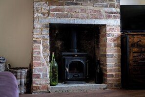Interior - Adorable cosy country cottage in beautiful English Countryside (Old Heathfield)