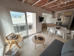 Interior - Arago 273 - Two Bedroom Apartment, Sleeps 6 (Roses)
