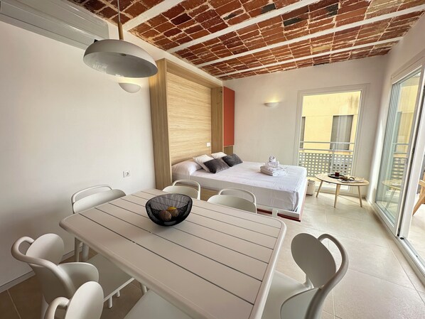 2 多间卧室、熨斗/熨衣板、WiFi、床单