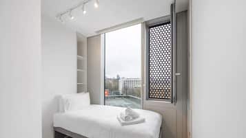 Studio | 1 bedroom, iron/ironing board, free WiFi