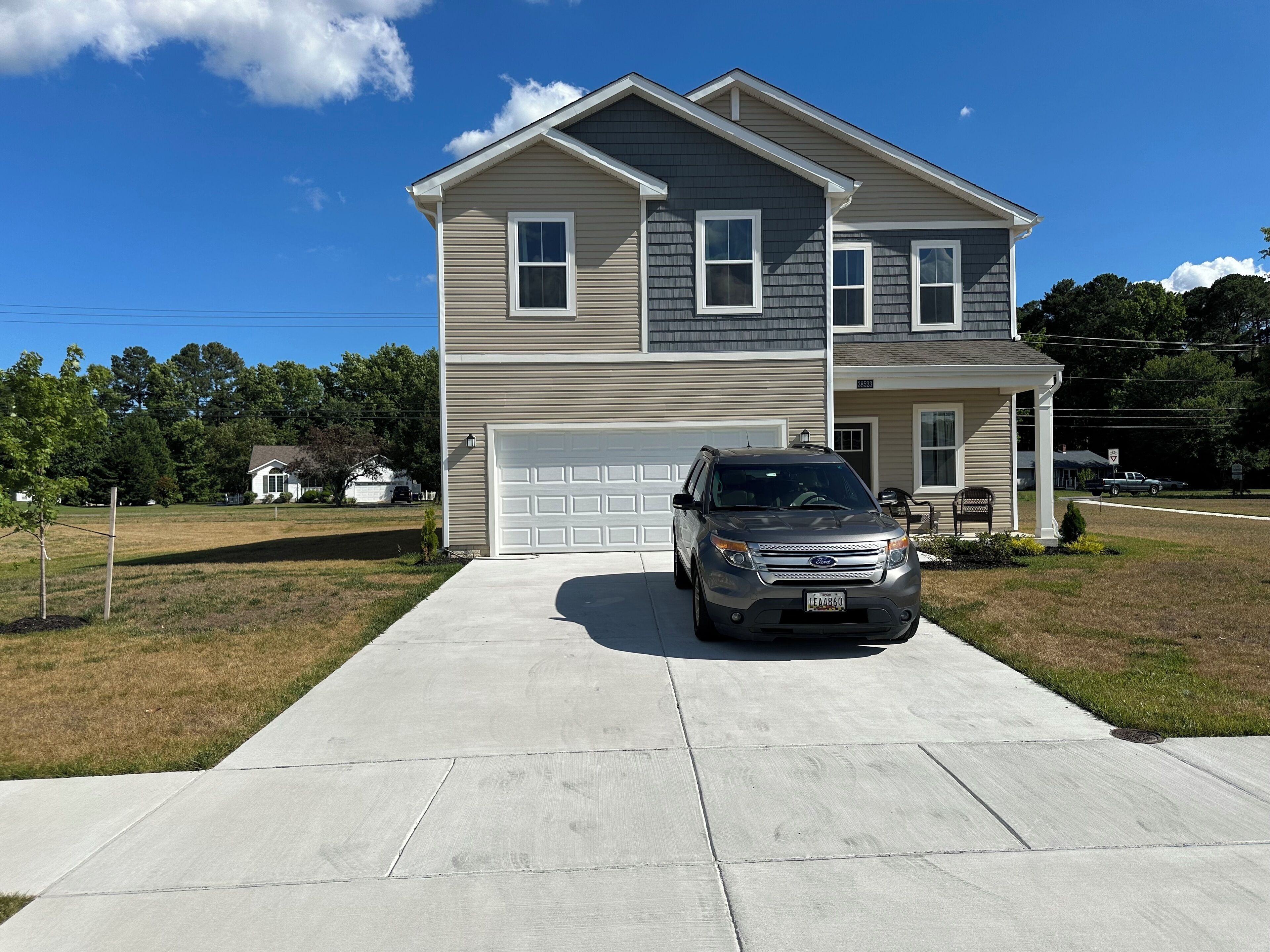 New 4 bedroom house in Schooner Landing. Minutes to the beach. Pet friendly.
