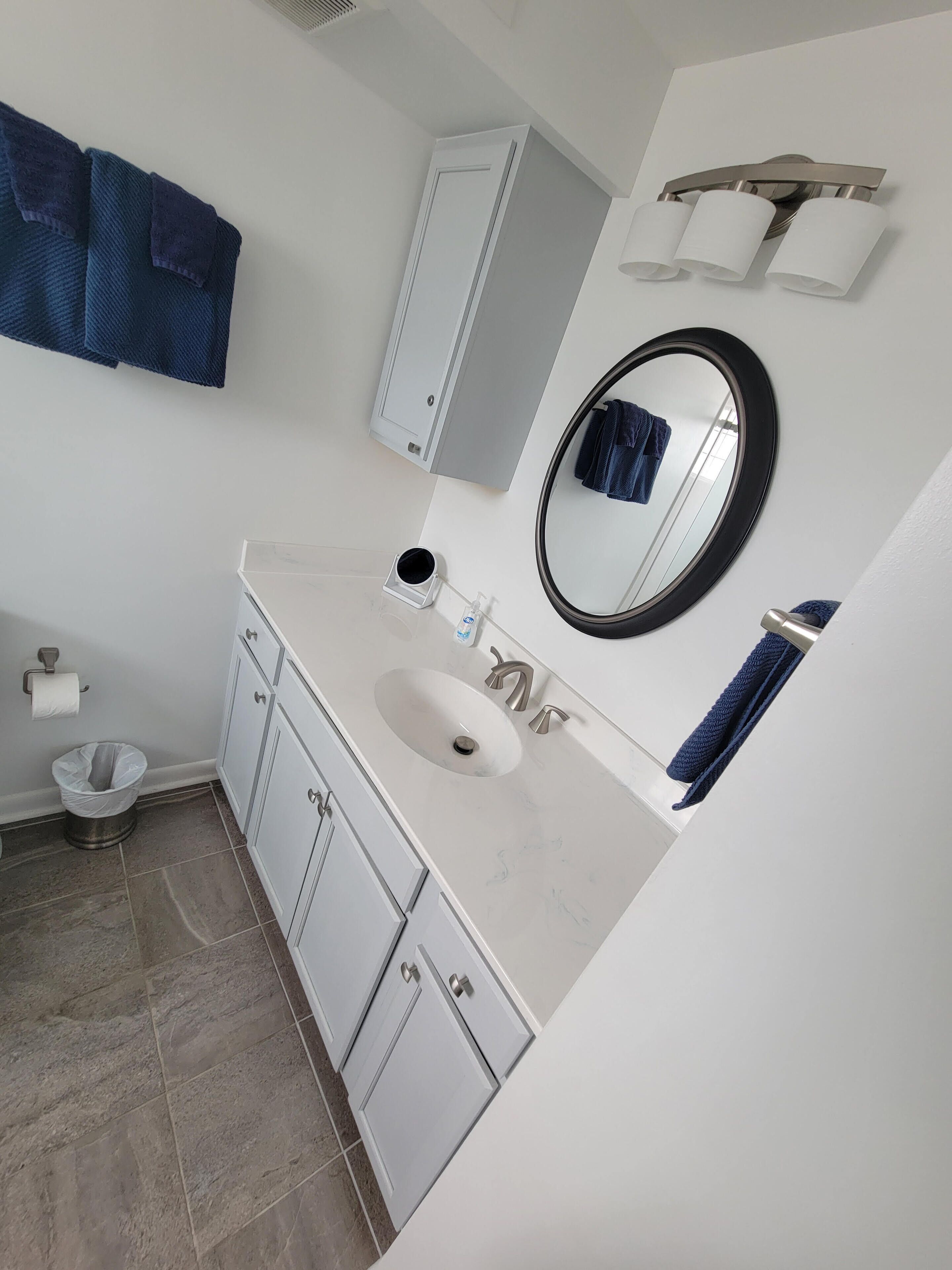 淋浴设施、吹风机、毛巾、卫生纸