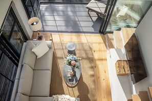 Interior - Stunning two-bedroom, two-bathroom apartment over looking Sea Point. 

 (Cape Town)