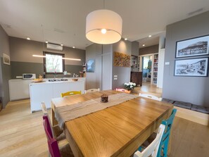Superior Villa, Lake View | Private kitchen - Villa Anna Miralago (Puegnago del Garda)