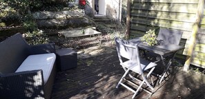 Outdoor dining - Nice furnished T2 seaside (Plérin)