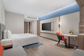 Standard Room, 1 King Bed, Balcony - Holiday Inn Express Xi An North Station by IHG (Xi'an)