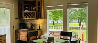 Relax & enjoy the river view, 5 min to Huntsville