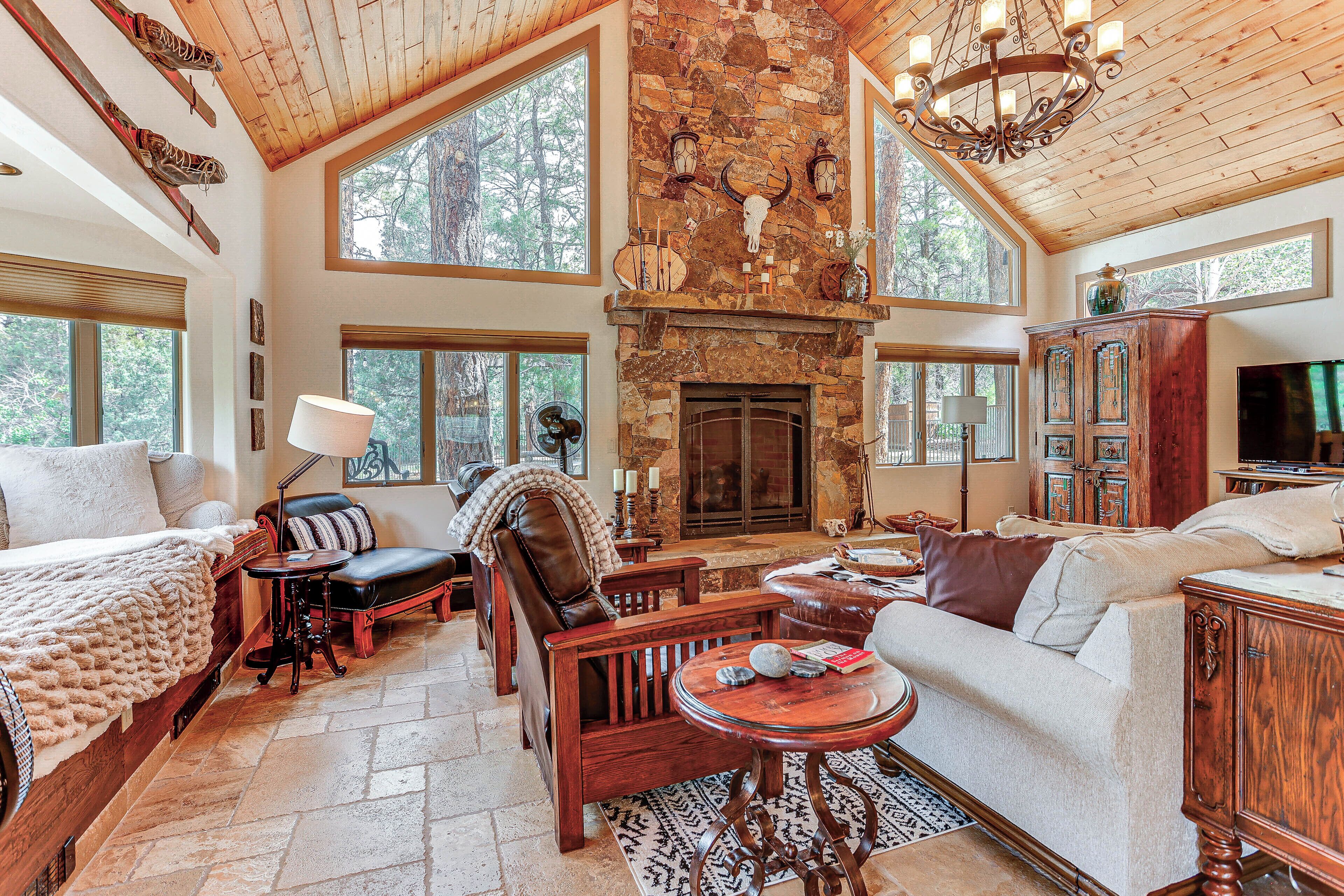 Luxe Ridgway Home w/ Mtn Views, Hot Tub & Fire Pit