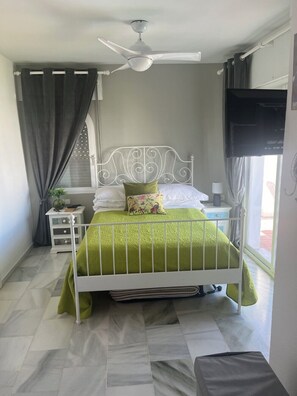 3 bedrooms, iron/ironing board, travel cot, WiFi
