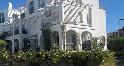 Lovely 3 bed 3 bath end villa with pool and beautiful port in Duquesa