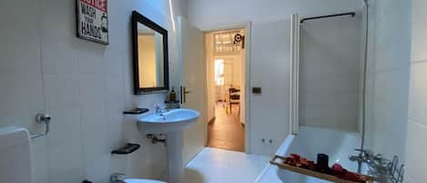 Apartment, 1 Bedroom | Bathroom | Toilet paper