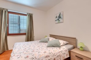 4 chambres, bureau, Wi-Fi gratuit, draps fournis