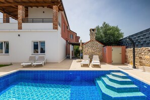 Pool - Villa with gym, private pool, BBQ (Pula)