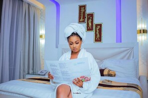 Escrivaninha, espaço de trabalho para notebook, Wi-Fi de cortesia