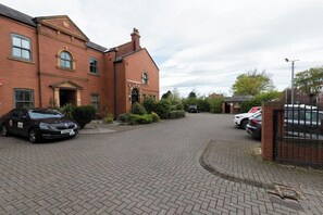 Exterior - Albert Park View (free parking!) (Middlesbrough)