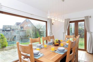 Dining - Seaside Haven for all the family (Marske-by-the-Sea)