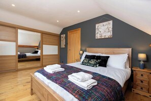 4 bedrooms, iron/ironing board, WiFi, bed sheets - Seaside Haven for all the family (Marske-by-the-Sea)