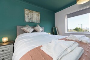 3 bedrooms, iron/ironing board, WiFi, bed sheets - Spacious 3 Bedroom Home in Guisborough (Redcar and Cleveland)