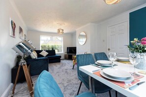 TV, offices - Spacious 3 Bedroom Home in Guisborough (Redcar and Cleveland)