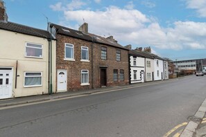 Exterior - Town centre & all the comforts! (Redcar and Cleveland)