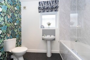 Shower, towels - Town centre & all the comforts! (Redcar and Cleveland)