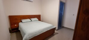 4 Schlafzimmer, Bügeleisen/Bügelbrett, WLAN, Bettwäsche