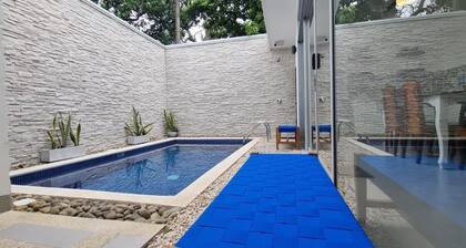 Guanacaste paradise! 4BR family oasis near beaches & airport. Explore and Relax