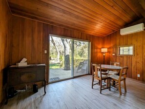 Interior - Terrific 5-bedroom Hill Country Retreat in Austin (Austin)