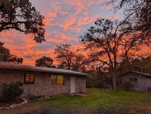 Exterior - Terrific 5-bedroom Hill Country Retreat in Austin (Austin)