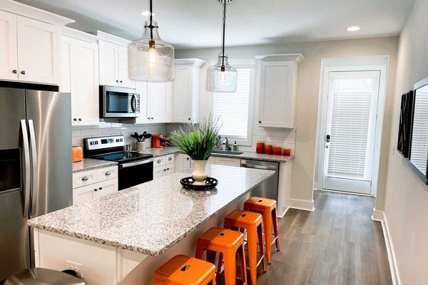 KĂŒhlschrank, Mikrowelle, Ofen, Herdplatte