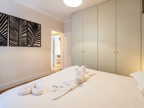 1 chambre, bureau, fer et planche à repasser, Wi-Fi