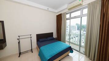 Estudio Deluxe | Espacio para trabajar con laptop, wifi gratis y ropa de cama