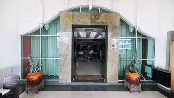 Pintu masuk hartanah