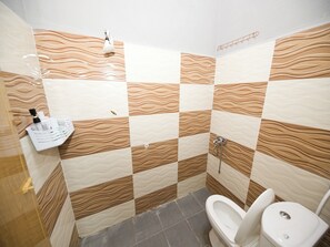 Dusch, regndusch, bidé och handdukar