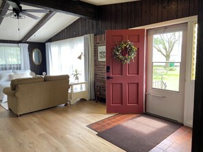 3 bedrooms, desk, iron/ironing board, free WiFi