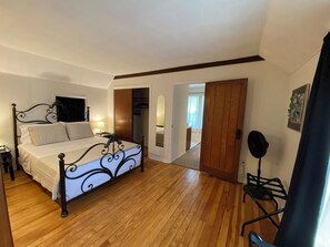 3 soverom, skrivebord, strykejern/-brett og wi-fi (inkludert)