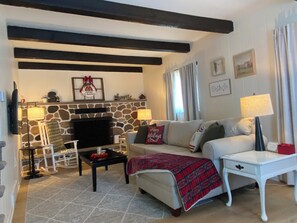 Smart TV, fireplace, DVD player