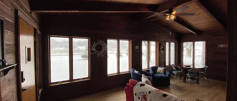 Smart TV, fireplace, DVD player