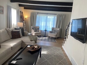 Smart TV, fireplace, DVD player