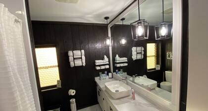 Pet-friendly, Kid-friendly Farmhouse near Holy Hill, Ice Age Trail, State Forest