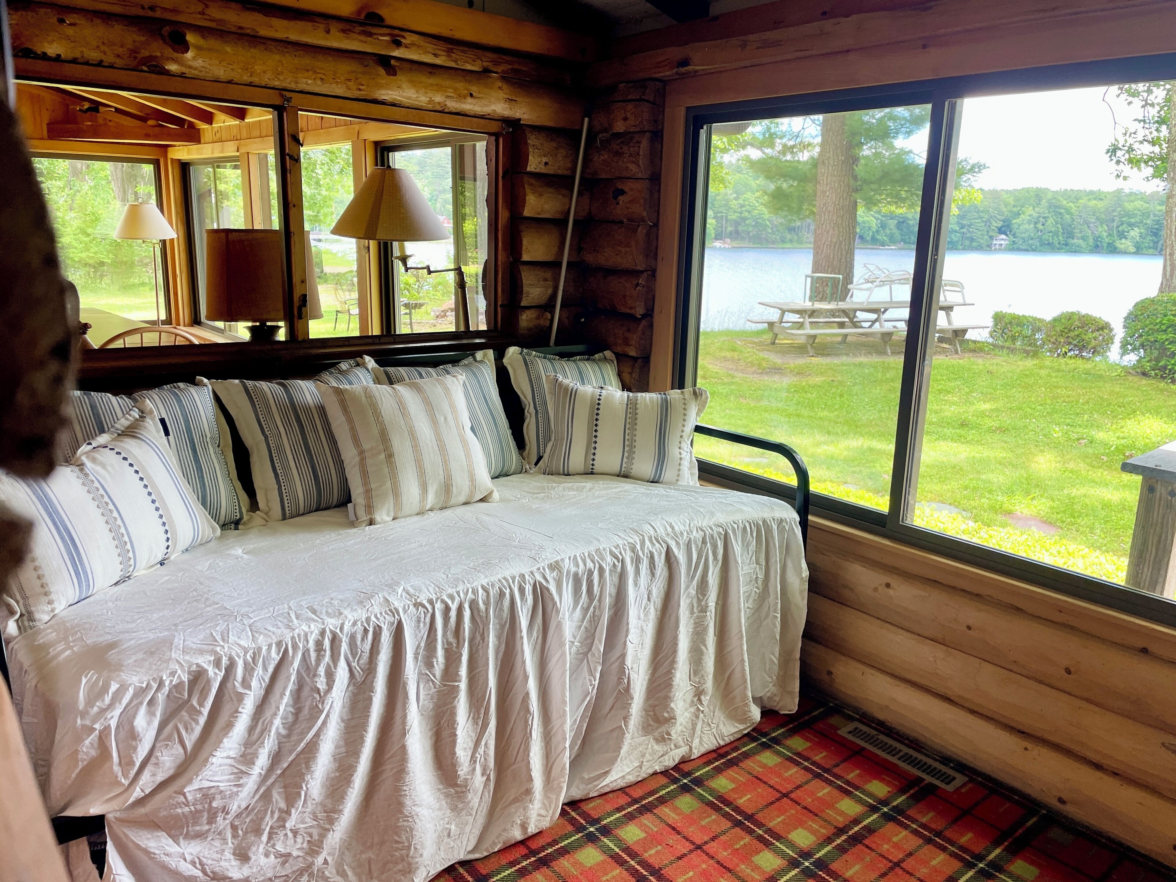 4 bedrooms, WiFi, bed sheets