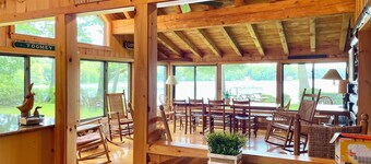 Lakefront cabins for family and friend gatherings