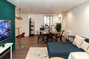 Smart TV, fireplace - Apartment La Defense - Near RER station and Arena stadium (Nanterre)