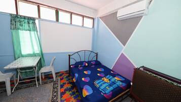 Familjesvit | Arbetsyta för laptop, gratis wi-fi och sängkläder