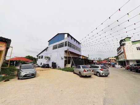 Lobby. Hotel O MY Gunung Budget Hotel