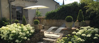 Private room/suite in a former XVIIIth century Presbytery 10km from Chambord and Cheverny