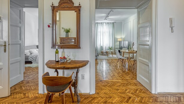 Villa | 2 bedrooms - Spacious Apartment In Heart Of Zagreb (Zagreb)