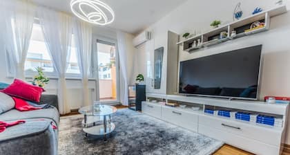 Apartment Saga With Terrace And Parking