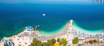 Lovely Holiday Home By The Sea