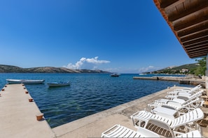 Room - Beachfront Santa Maria 2 Apartment 1 (Novalja)